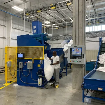 Automated commercial laundry facility